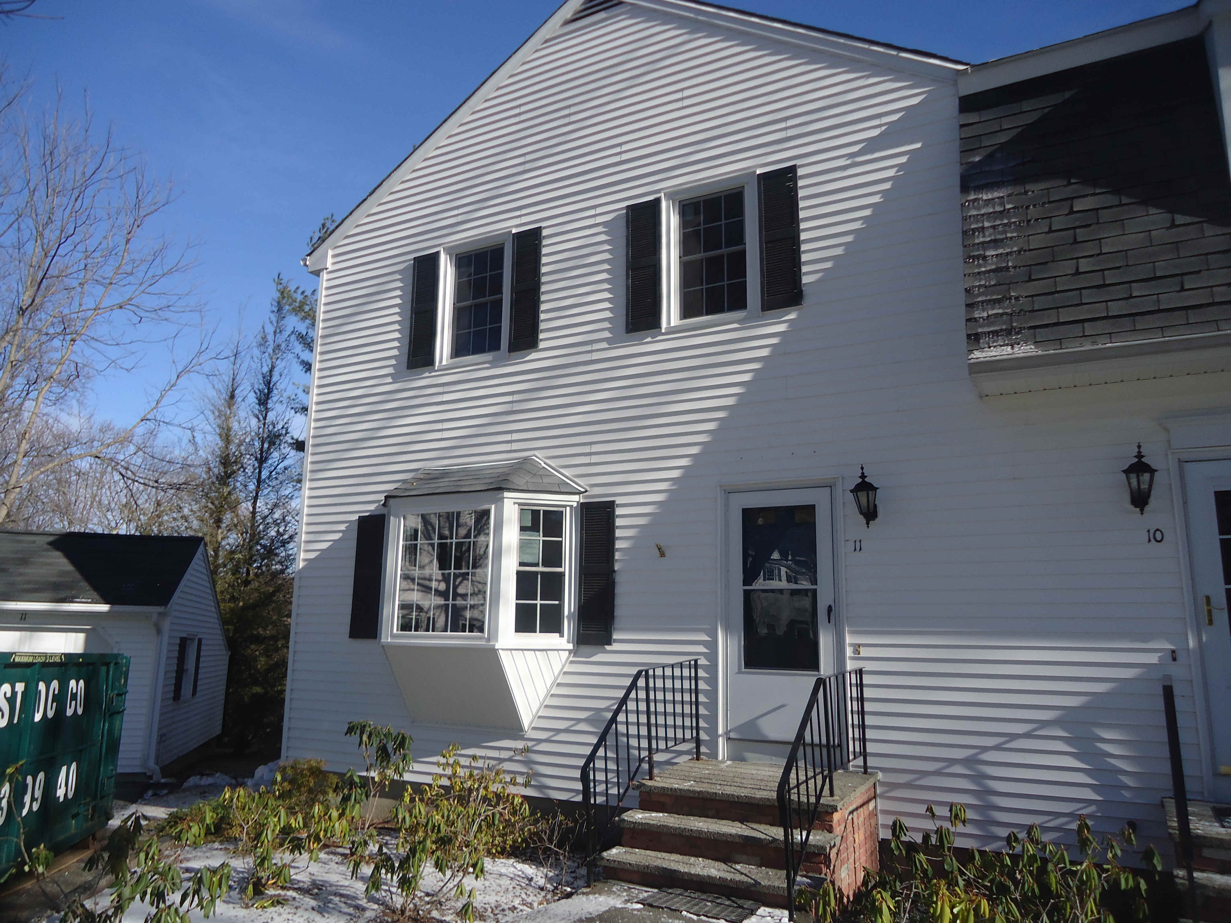 Building photograph for 11 BRIDGEWATER COMMON LN